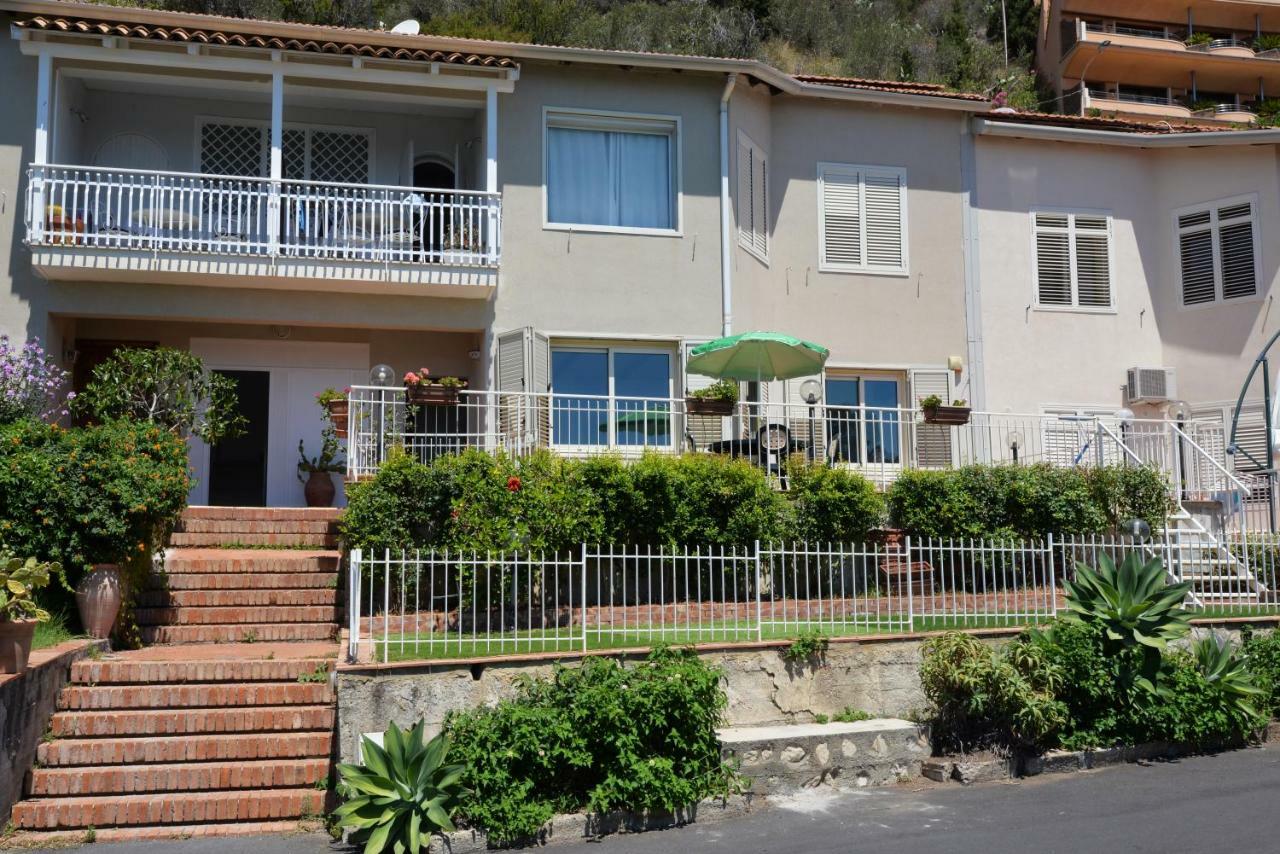 Taormina Isola Bella Apartment - Taormina Holidays Eksteriør billede